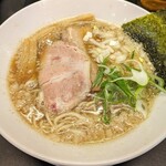 逢坂製麺 - 背脂煮干しラーメン（850円）