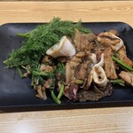 ロムアロイ - ヤリイカと鶏のエビペースト炒め