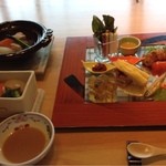 レストラン QUATRE CINQ (道後夢蔵) - 鏡盛り、しばらくして、煮物、蒸し物が来ました