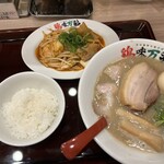 Noukou Tori Paitan Ra-Men Keimi Mansai - 豚キムチセット ¥1,240
                        鶏味極濃(超・極濃) ¥280
                        厚切り豚バラチャーシュー ¥370
                        半熟煮卵 ¥140
                        ¥2,030