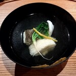 食堂うゆき - アイナメとヤマブシタケのお椀