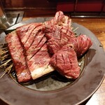 Yakiniku Toraji - ダイヤモンドカットカルビとハラミ