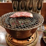 Yakiniku Toraji - 炭火で焼く