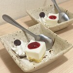 Ginnotsuki - 本日の甘味(ミニレアチーズケーキ)