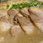 がっとん - チャーシューとんこつラーメン