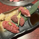 豊田屋本店 - 肉寿司