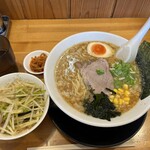 ラーメンショップ椿 - 朝ラーセット（みそ）税込750円。味噌ラーメンとミニネギ丼のセットです。