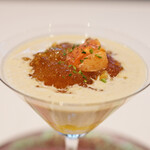 ラトラスフィス - ランチコース 6405円 のスモーク香るジャガイモとトリュフのヴルーテ オマール海老と地鶏のコンソメジュレ