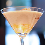 ラトラスフィス - ランチコース 6405円 のスモーク香るジャガイモとトリュフのヴルーテ オマール海老と地鶏のコンソメジュレ