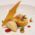 ラトラスフィス - ランチコース 6405円 の洋梨とロイヤルミルクティー