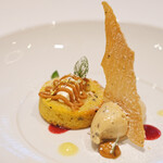 ラトラスフィス - ランチコース 6405円 の洋梨とロイヤルミルクティー