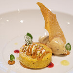 ランチコース 6405円 の洋梨とロイヤルミルクティー