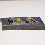 ラトラスフィス - ランチコース 6405円 の小菓子4品