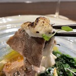 神戸牛 銀座和牛想榮 - トラフグの白子と一緒に