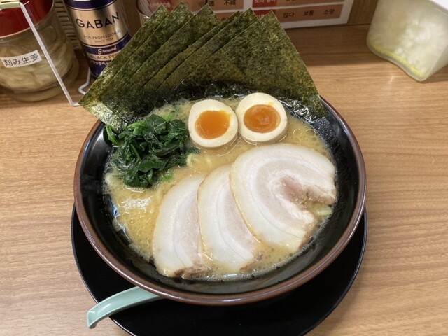 夢現家の家系ラーメンの画像