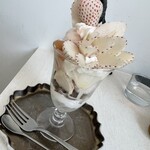 果実店canvas - 佐賀県産パールホワイト枝桜のパフェ　さくらのアイス､あんこのアイス