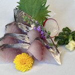 あじふらい てしお - 刺身は量も充分なのが嬉しい