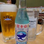 石松餃子 - 生ビール(590円)富士山サイダー(390円)