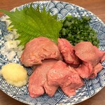 おでんと釜たき飯 あおちょ - ネギだくトロレバー