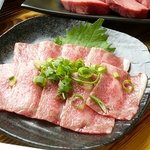 炭火焼肉ぶりっじ - 牛刺