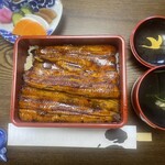 うなぎ亭 友栄 - うな重、全体図。蓋なし6300円
