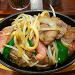 Yaki Miso Ramen Yadoya - ジンギスカン定食 1200円、ジンギスカン