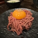 炭焼牛たん東山 - 牛タンユッケ