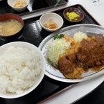 Akamaru Shokudou - チキンカツ（3枚）定食のライス大盛り（無料