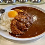 カレー専門店 横浜 - カツカレー、トッピング(目玉焼き、ルー大盛り、中辛)
