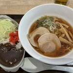 寄居パーキングエリア(上り) フードコート - 醤油ラーメンセット