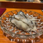 雅醸 - サロマ湖の牡蠣。刺身で。