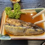 鮮魚とまぐろとおばんざい うおじゅう - イワシの煮付け