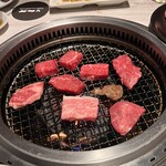 Yakiniku Tabehoudai Burakkuhoru - 