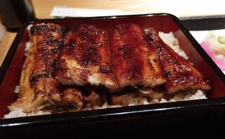 Unagi No Tokunaga Hokubu - 鰻も二段重ねになってて食べ応えすごい