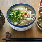 大力うどん - かけうどんに自宅で長芋、モヤシ、ネギをトッピング