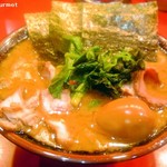 家系総本山 ラーメン 吉村家 - チャーシューメン+味玉 (800円)