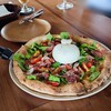 Pizza 4P's  - 料理写真:スペシャリテのブッラータのピザ