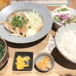 ＃802 CAFE&DINER - 日替わり定食　豚ロースの生姜焼き