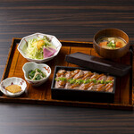 わろく屋 - 特選あか牛重