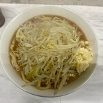 らーめん 虎丸 - ラーメン(300g) ¥950-(税込)
            ※コールはニンニク，カラメ(味濃いめ)