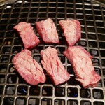 黒毛和牛肉匠 いちえ 本邸 - ☆厚切りタンを焼き焼き☆