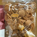 たこせんべいの里 - たまねぎせんべい