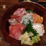 魚酒場ピン - 海鮮丼  980円