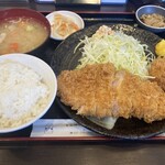 Tonkatsu Tonkichi - いもぶたロース定食にエビクリームコロッケ