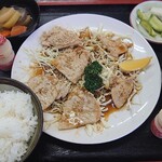 さか江食堂 - 料理写真:しょうが焼肉定食