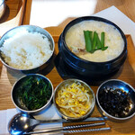 Sundwubu nakayamatoufuten - ごま豆乳スンドゥブ定食