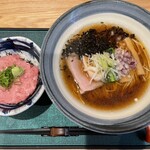 あら炊き中華そば たか田 - 鯵とうるめ煮干しの煮干し油醬油蕎麦とネギトロ丼