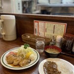 Katsuretsu Yotsuya Takeda - カウンター席でカキバター焼、カレーちょいがけ