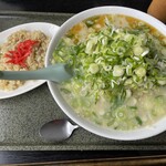 食堂ニューミサ - 味噌ラーメン長ネギトッピング、半チャーハンセット