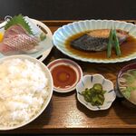 魚料理みうら - さしみと煮さかな定食